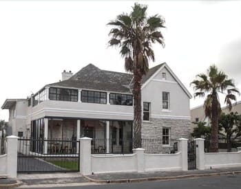 Muizenberg Guestique