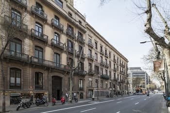Uma Suites Pau Claris Barcelona