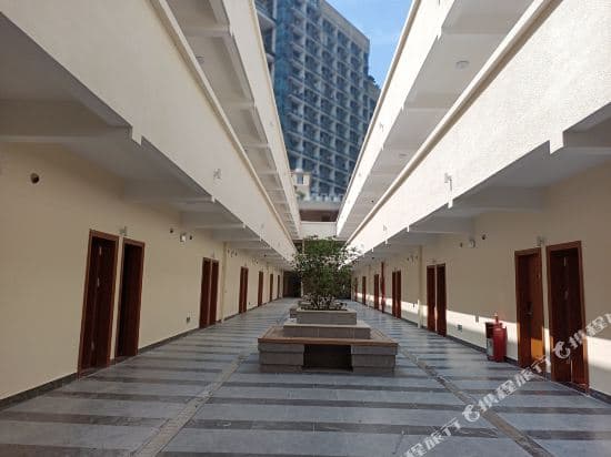 Light Court Apartment