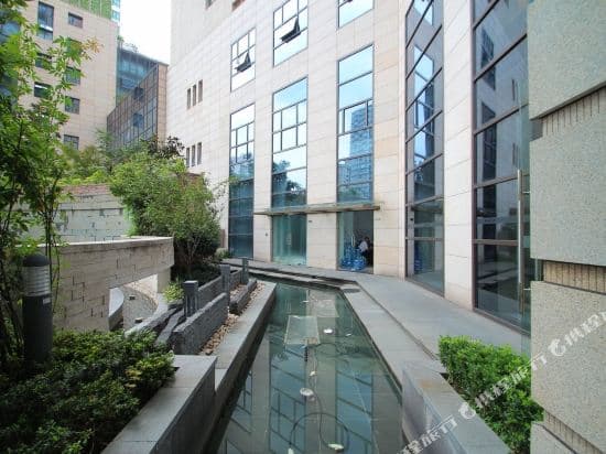 City Center Boutique Apartment Hotel (Shanghai Nanjing West Road)