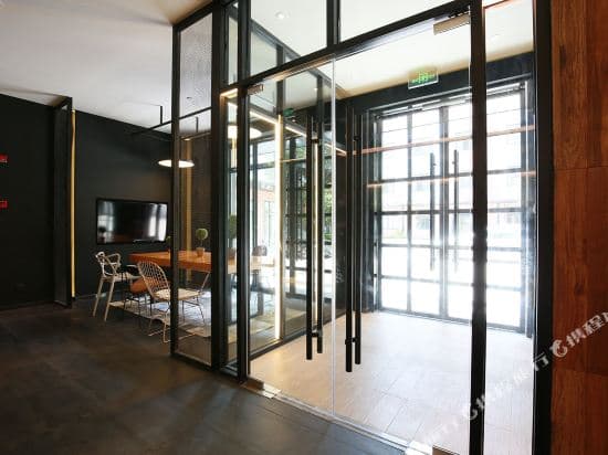 Cjia apartment Shanghai Xujiahui store