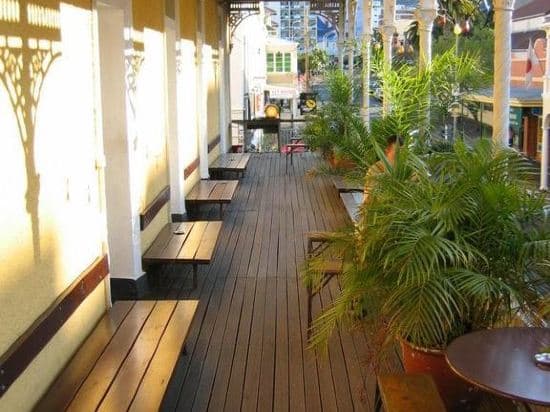 Carnival Court Backpackers - Hostel