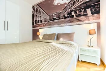 Split Urban Rooms I