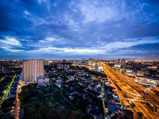 Avana Grand Hotel and Convention Centre