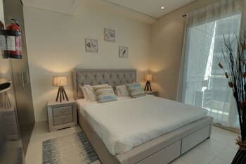 Royal Oceanic by Deluxe Holdiay Homes