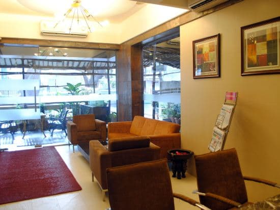 Hotel Golden Swan