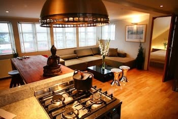 Home Luxury Apartments