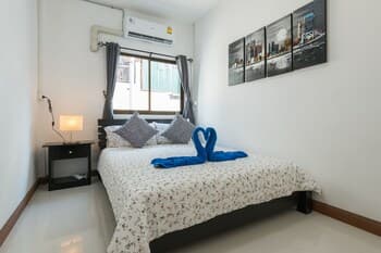 Cozy TownHouse HuaLampong