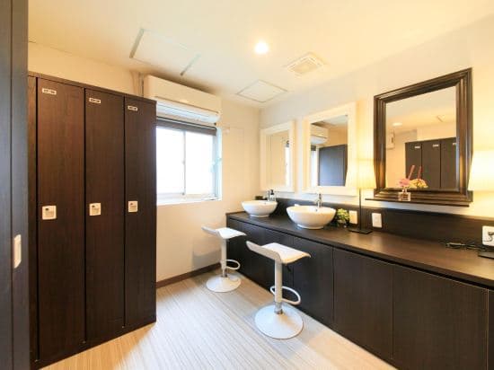 Centurion Cabin and Spa - Ladies Only