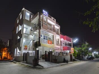 OYO Flagship 13083 Hotel Blue Vista