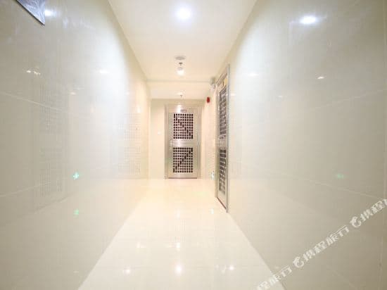 Yilong Apartment