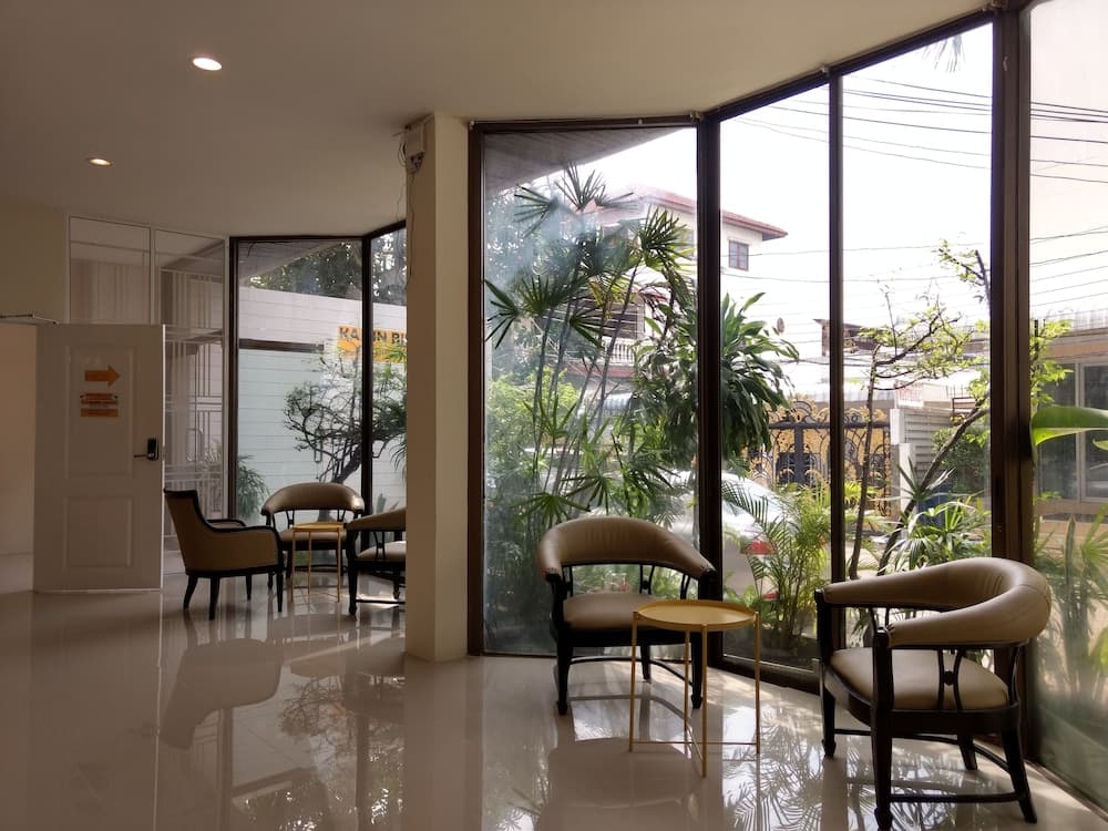 Rama9 Kamin Bird Hostel