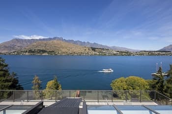 Luxury Lake Suites