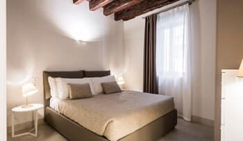MyPlace Campo Santa Margherita Apartment