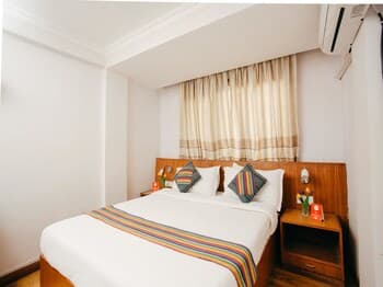OYO 11459 Osho Holiday Inn