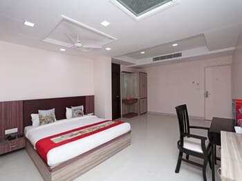 OYO 10607 Hotel Image Point