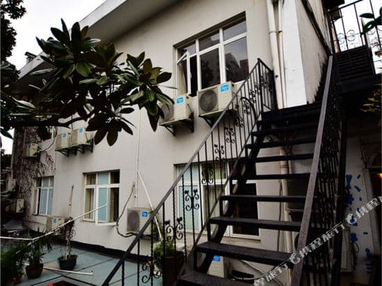 Lemon Hotel