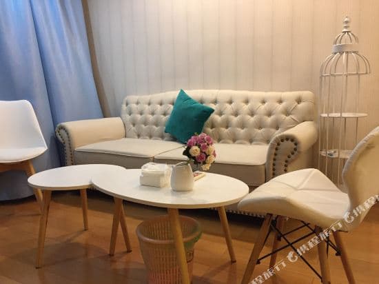 Yixiu International Apartment(Wanda HopSon mall)