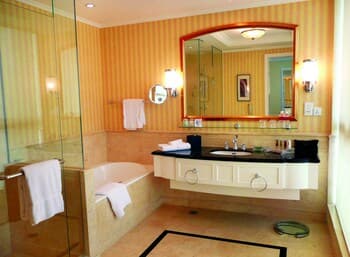 Crowne Plaza Century Park