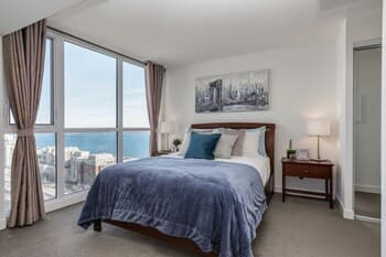 QuickStay - Premium 2-Bedroom with CN Tower & Lake Views