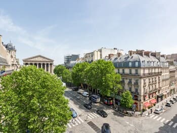 Luxury 2 Bedroom Duplex - Beautiful Monument View