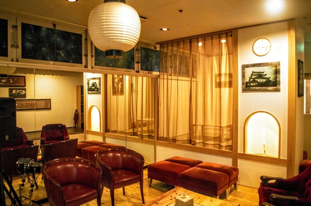 Secret Base Hostel Ebisutei Souzou with Sake Bar