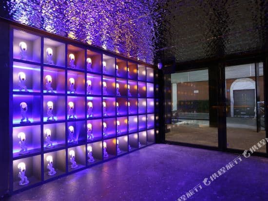 Lanyue Hotel (Guangzhou Haizhu Plaza Beijing Road subway station store)
