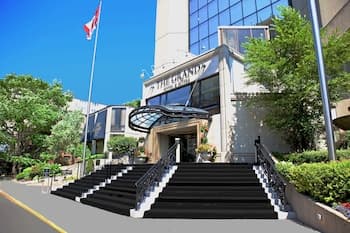 Grand Hotel & Suites