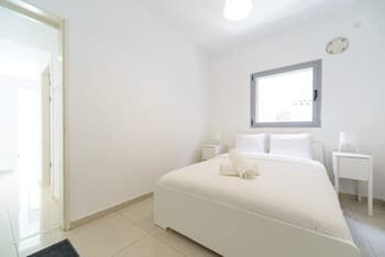 Amazing 3 BDR 2 Baths, Balcony and Parking