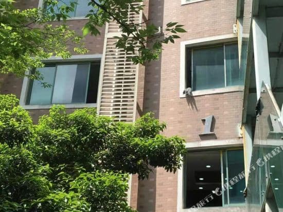 Ruijing Apartment Hotel