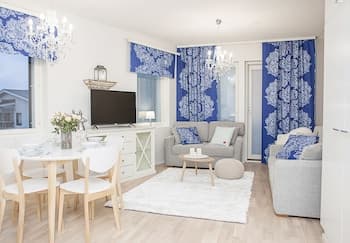 Crystal Suites 1