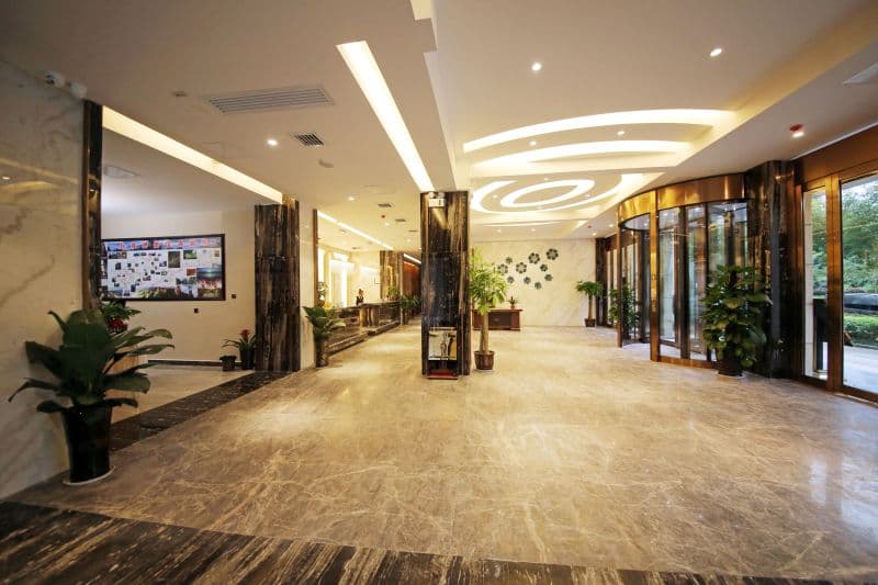 Southern Airlines Four Seasons Like Song Hotel