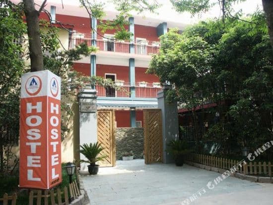 Beehome Youth Hostel
