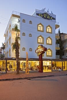 Sato Otel Lara