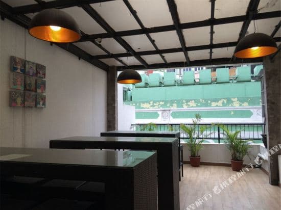 5Footway Inn