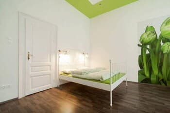 Hi5 Apartments - Ruin Bar District