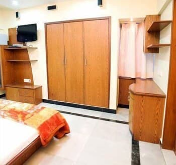 Seven Serviced Apartments, Worli