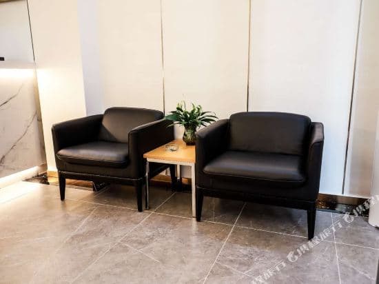 Light Court Apartment