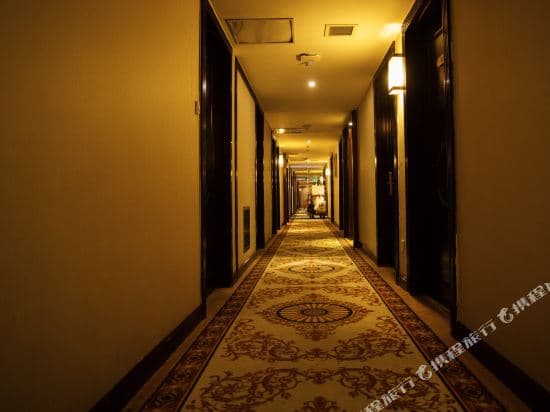 Royal Court Hotel