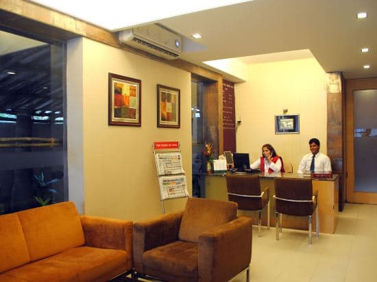 Hotel Golden Swan
