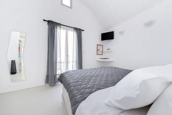 Anthelea Santorini Hotel