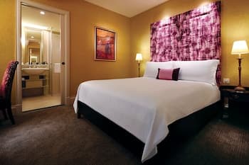 The Scarlet Singapore