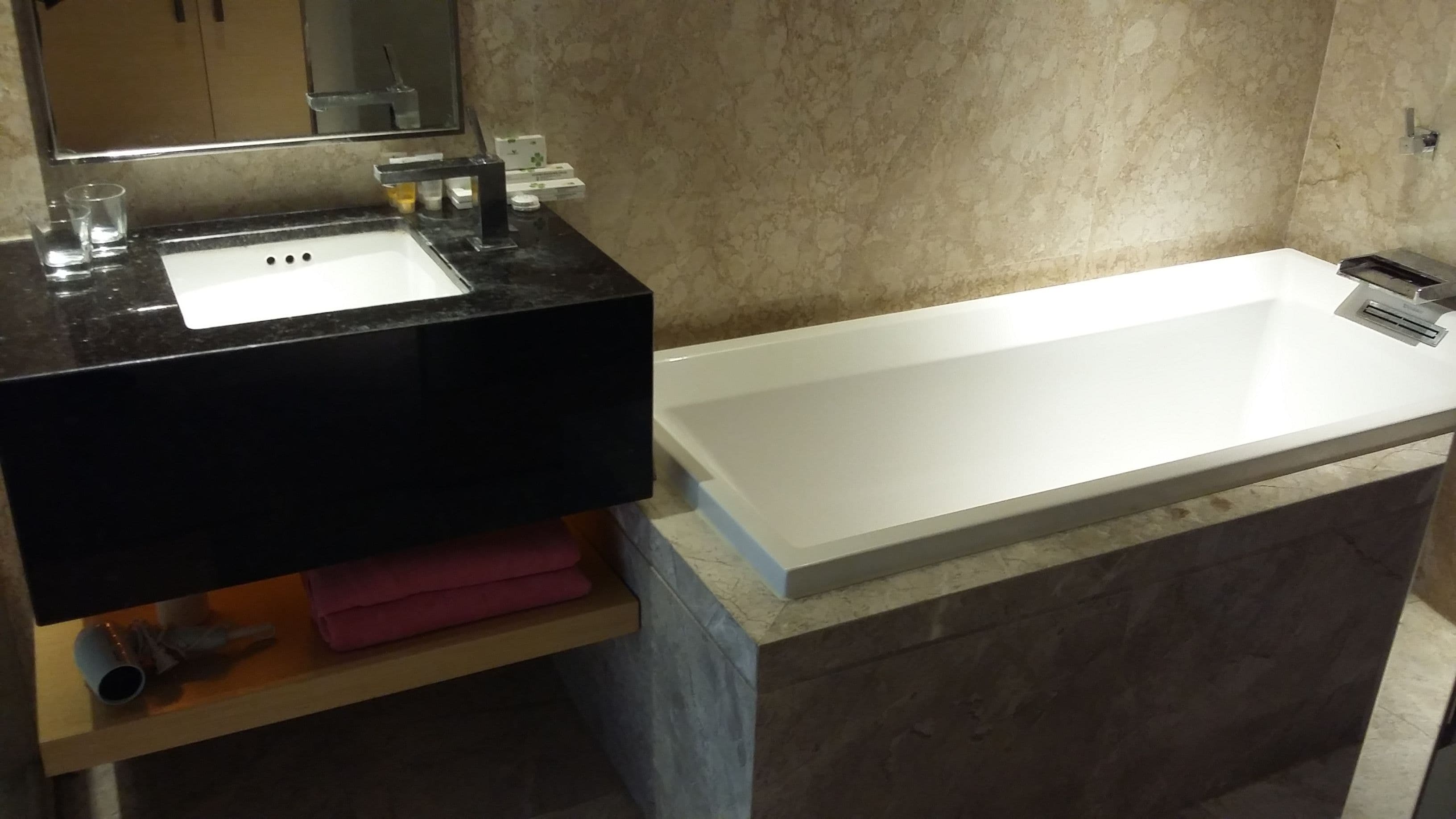 Love Home Serviced Apartment (Shanghai Huijing Tiandi)