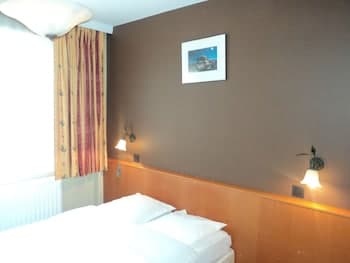 Albert Hotel