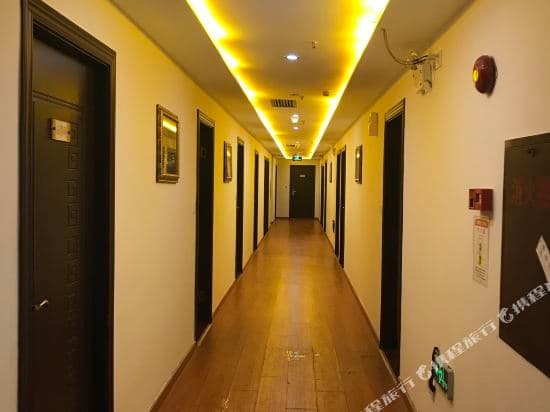 Zhongrui Hotel