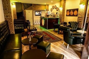 Lancelot Hotel