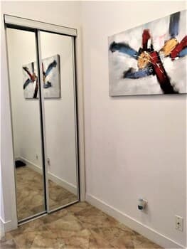 Lavish Suites - Luxury One Bedroom Condo