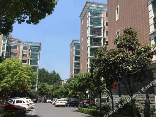 Ruijing Apartment Hotel