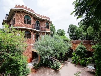 OYO 16799 Shikargarh Palace Resorts