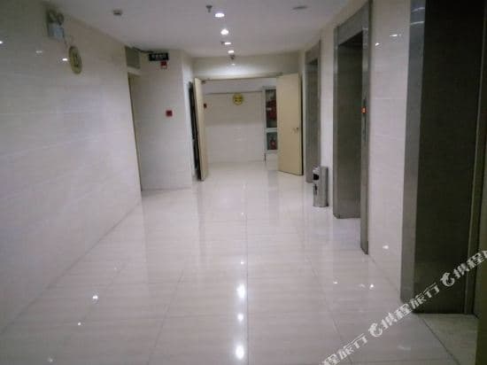 Houke Lishe Apartment Hotel (Shanghai Tianmu Middle Road)